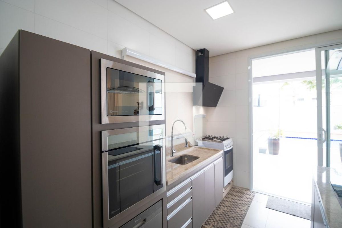Casa à Venda - Swiss Park, 3 Quartos,  215 m2 em , Campinas - sp | SoloBR