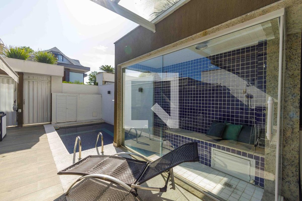 Casa, 4 quartos, 240 m² - Foto 22