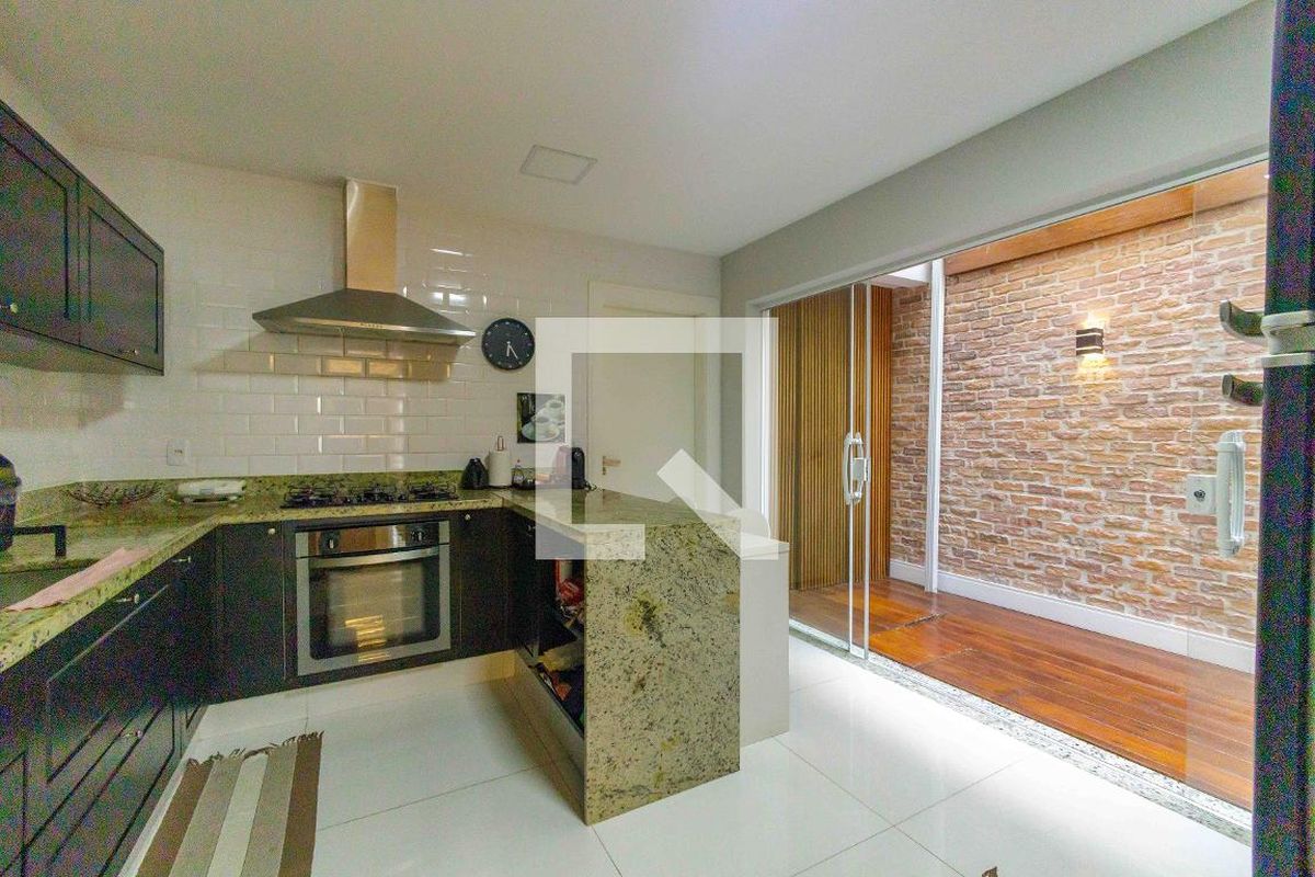 Casa, 4 quartos, 240 m² - Foto 100