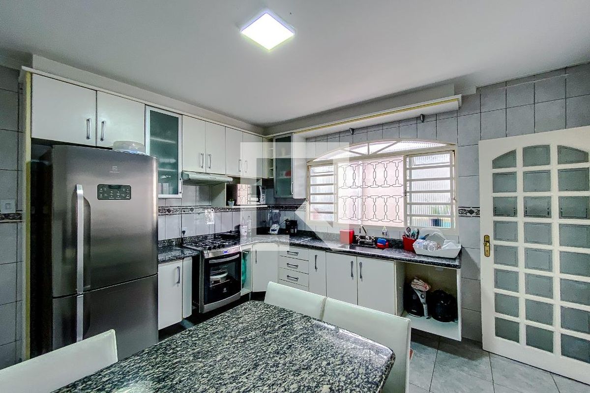 Casa, 3 quartos, 240 m² - Foto 77