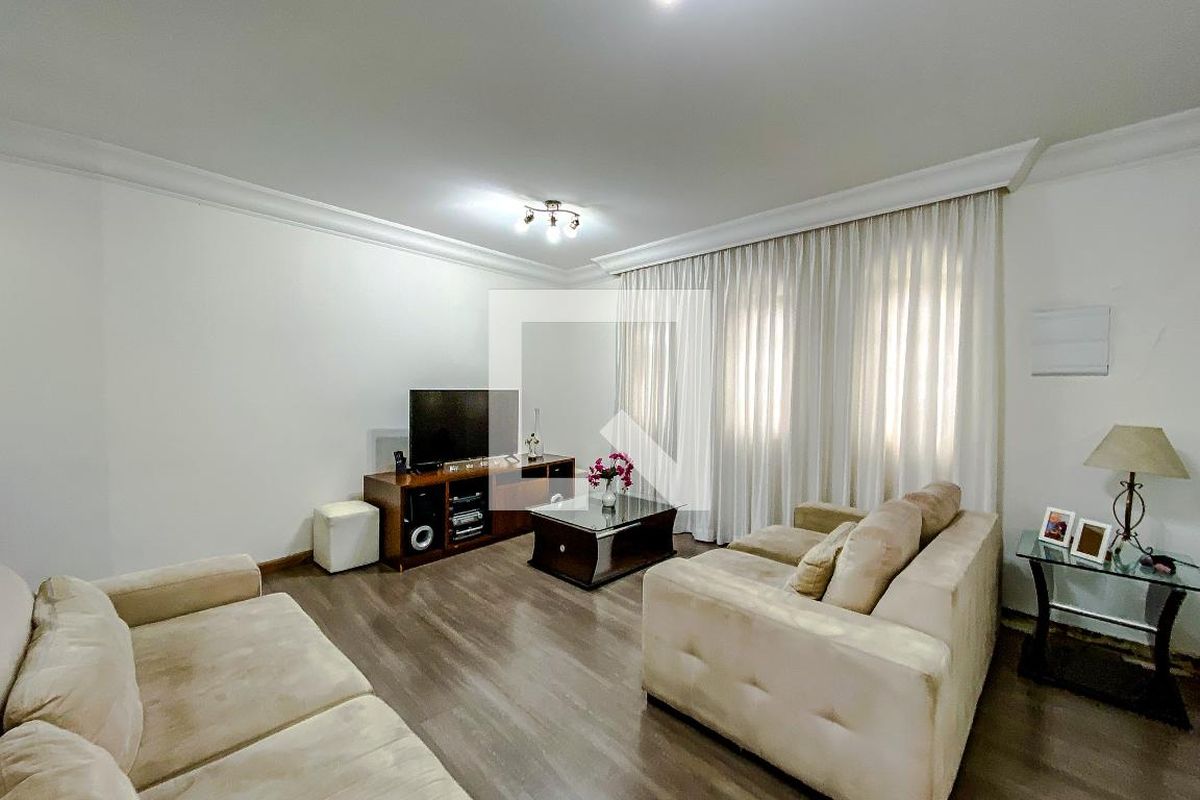 Casa, 3 quartos, 240 m² - Foto 1