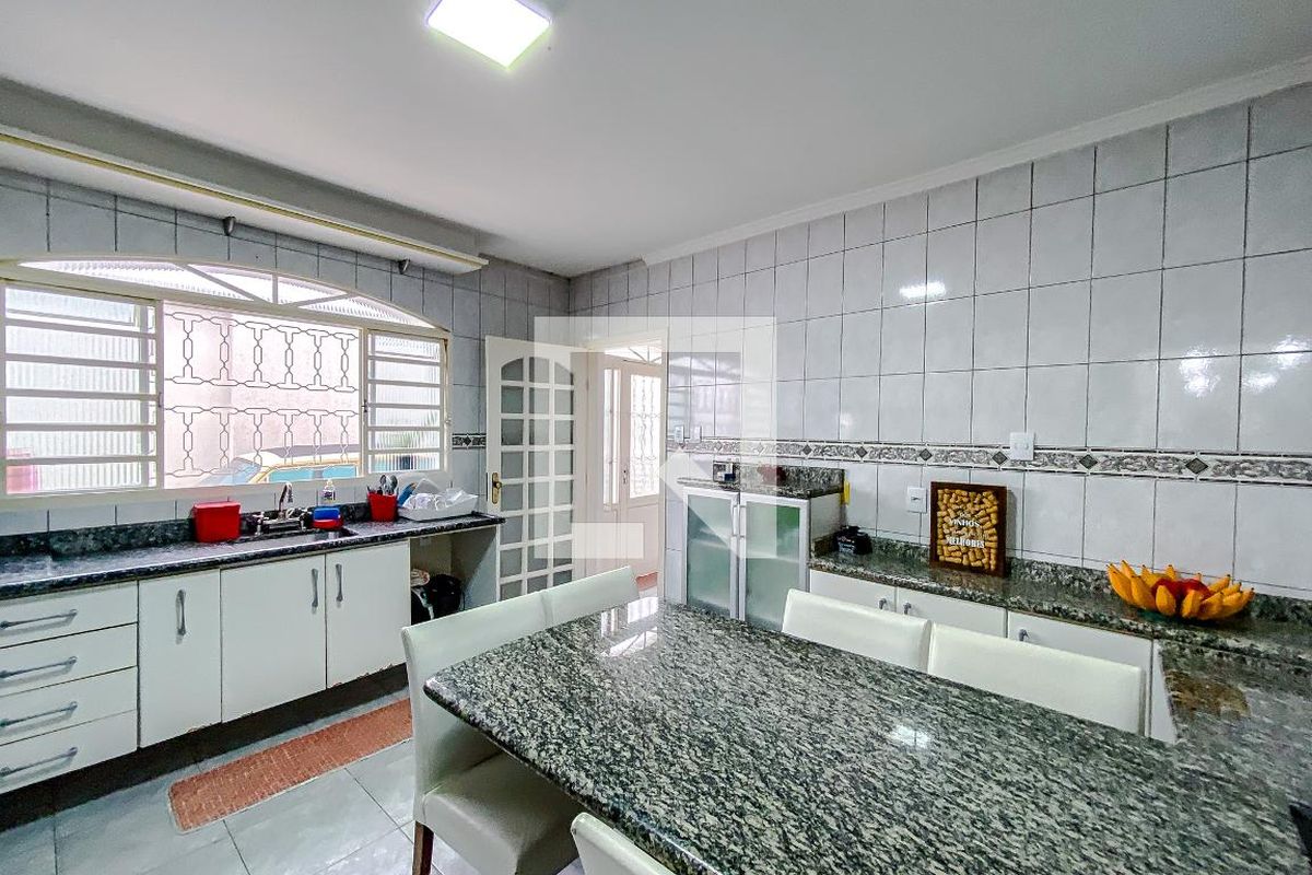 Casa, 3 quartos, 240 m² - Foto 73
