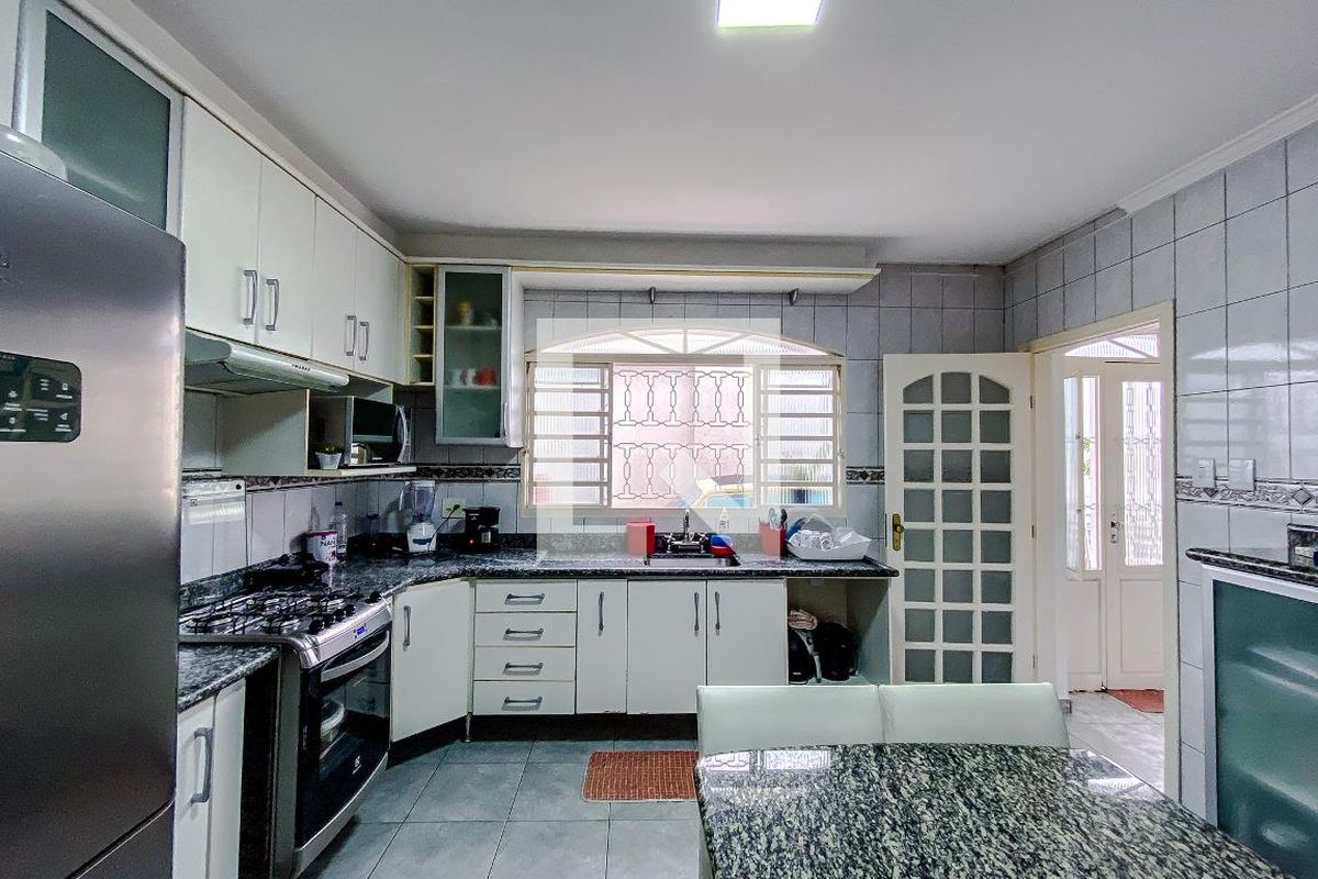 Casa, 3 quartos, 240 m² - Foto 81