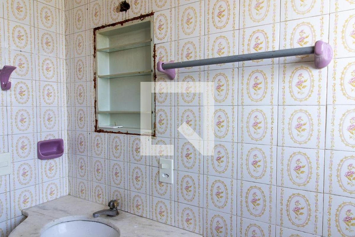 Casa à Venda - Jardim Santana, 2 Quartos,  385 m2 em , Campinas - sp | SoloBR