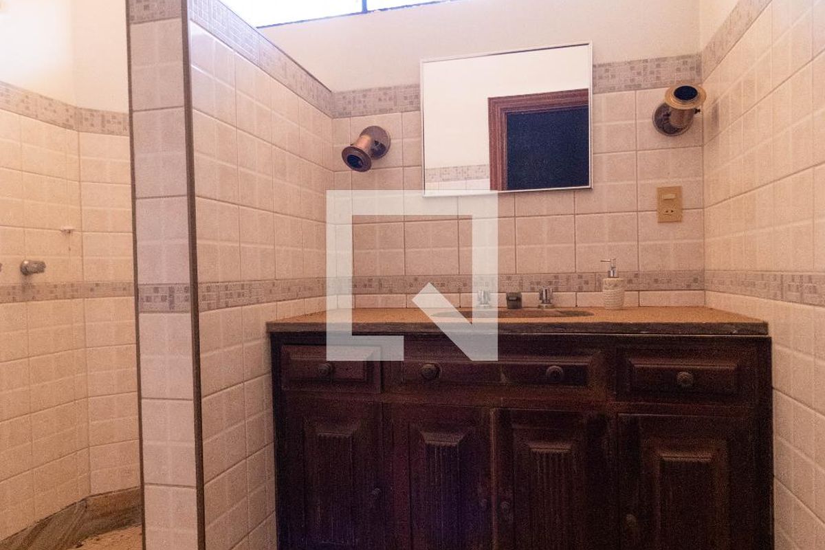 Casa à Venda - Nova Campinas, 4 Quartos,  357 m2 em , Campinas - sp | SoloBR