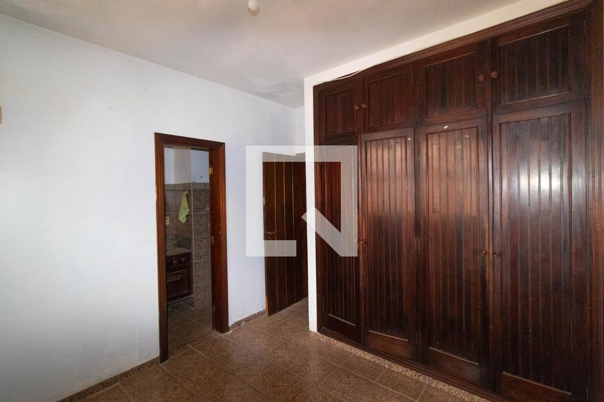 Casa à Venda - Nova Campinas, 4 Quartos,  357 m2 em , Campinas - sp | SoloBR