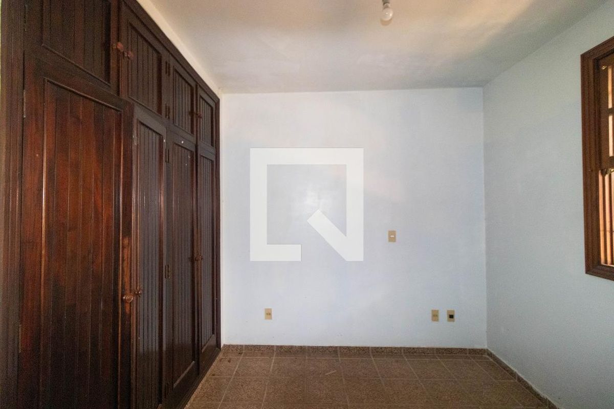 Casa à Venda - Nova Campinas, 4 Quartos,  357 m2 em , Campinas - sp | SoloBR