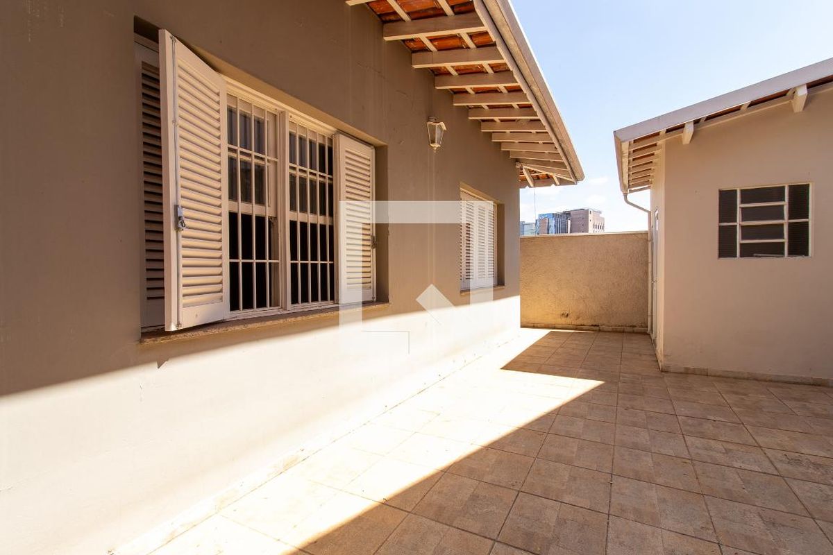 Casa à Venda - Nova Campinas, 4 Quartos,  270 m2 em , Campinas - sp | SoloBR