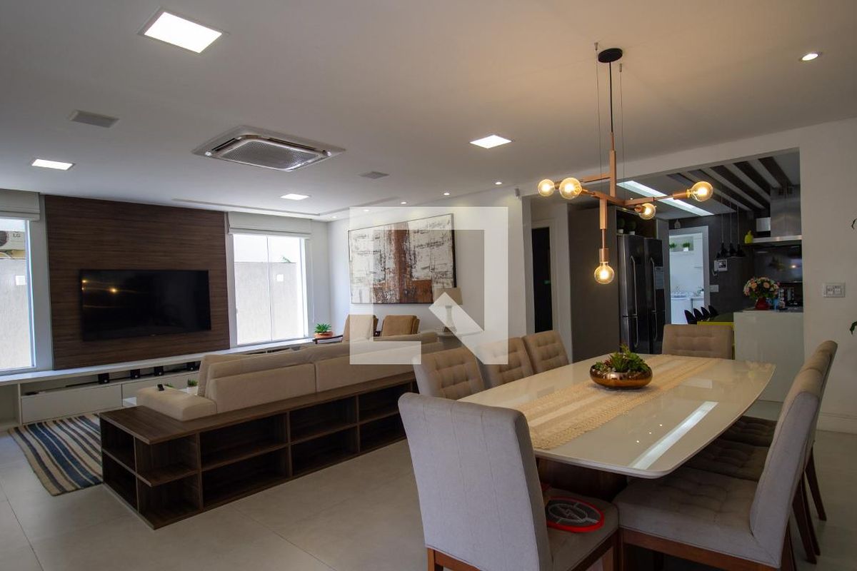 Casa, 5 quartos, 244 m² - Foto 2