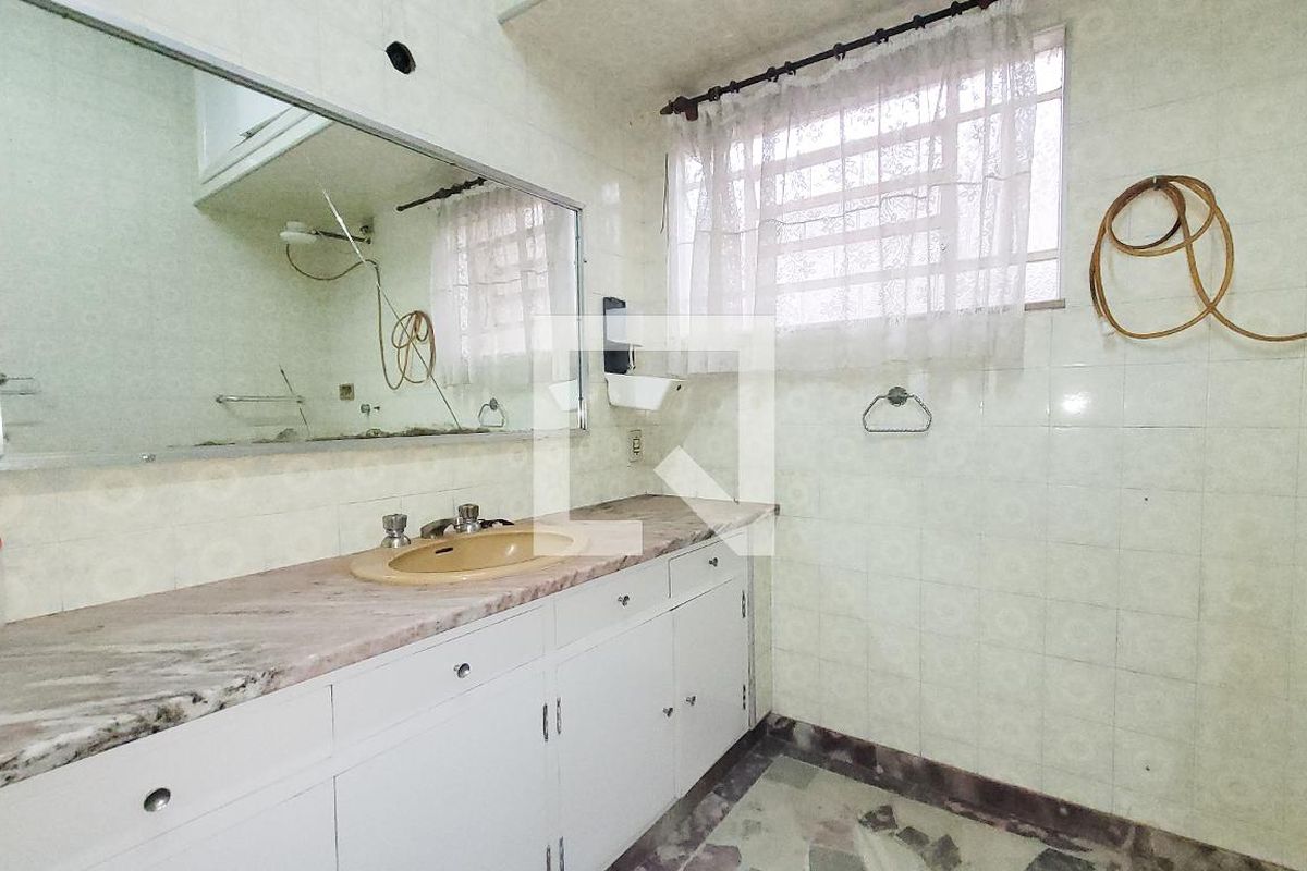 Casa à Venda - Taquaral, 3 Quartos,  308 m2 em , Campinas - sp | SoloBR