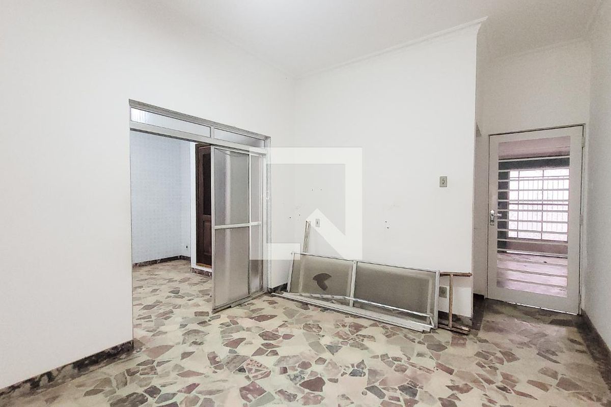 Casa à Venda - Taquaral, 3 Quartos,  308 m2 em , Campinas - sp | SoloBR