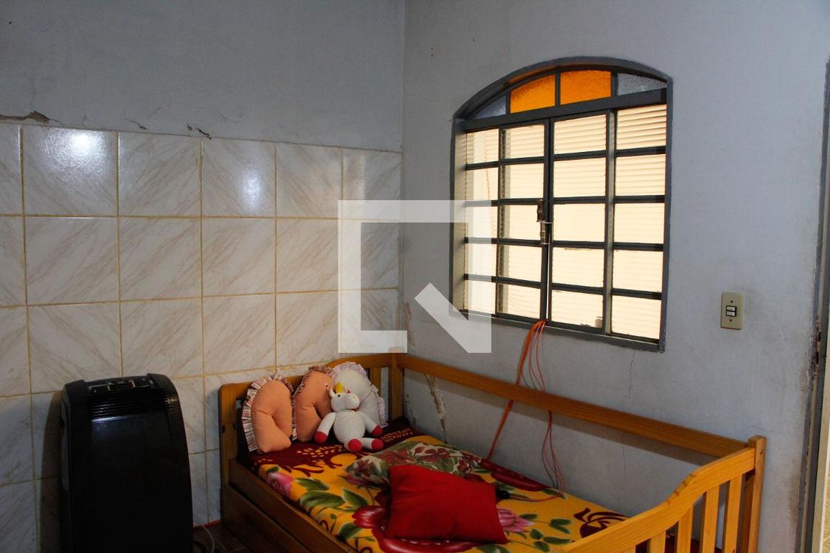 Casa à Venda - Mansões Santo Antônio, 2 Quartos,  250 m2 em , Campinas - sp | SoloBR