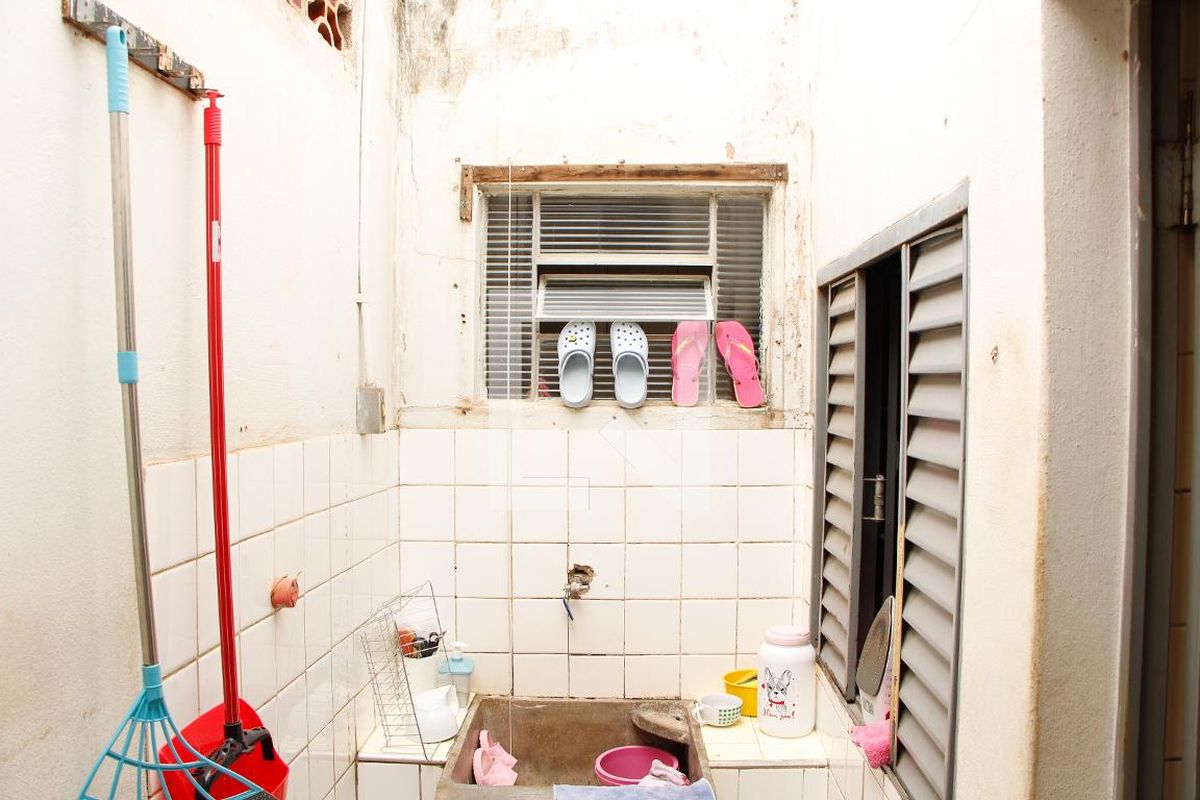Casa à Venda - Mansões Santo Antônio, 2 Quartos,  250 m2 em , Campinas - sp | SoloBR