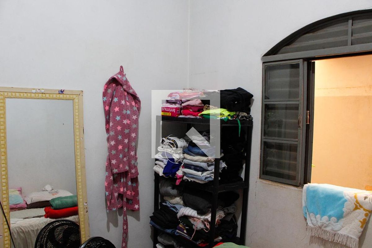 Casa à Venda - Mansões Santo Antônio, 2 Quartos,  250 m2 em , Campinas - sp | SoloBR