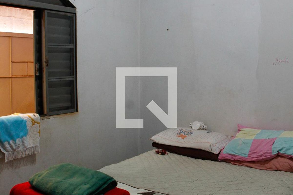 Casa à Venda - Mansões Santo Antônio, 2 Quartos,  250 m2 em , Campinas - sp | SoloBR