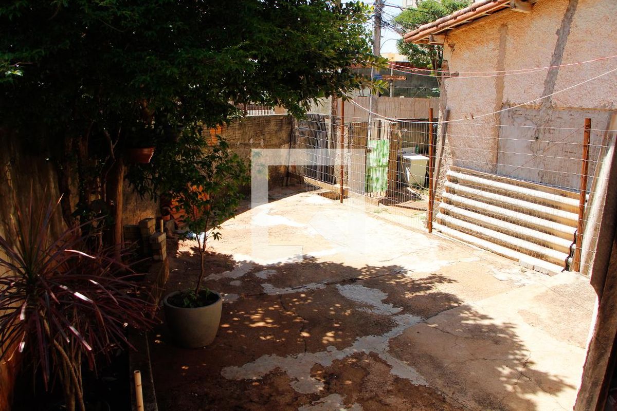 Casa à Venda - Mansões Santo Antônio, 2 Quartos,  250 m2 em , Campinas - sp | SoloBR