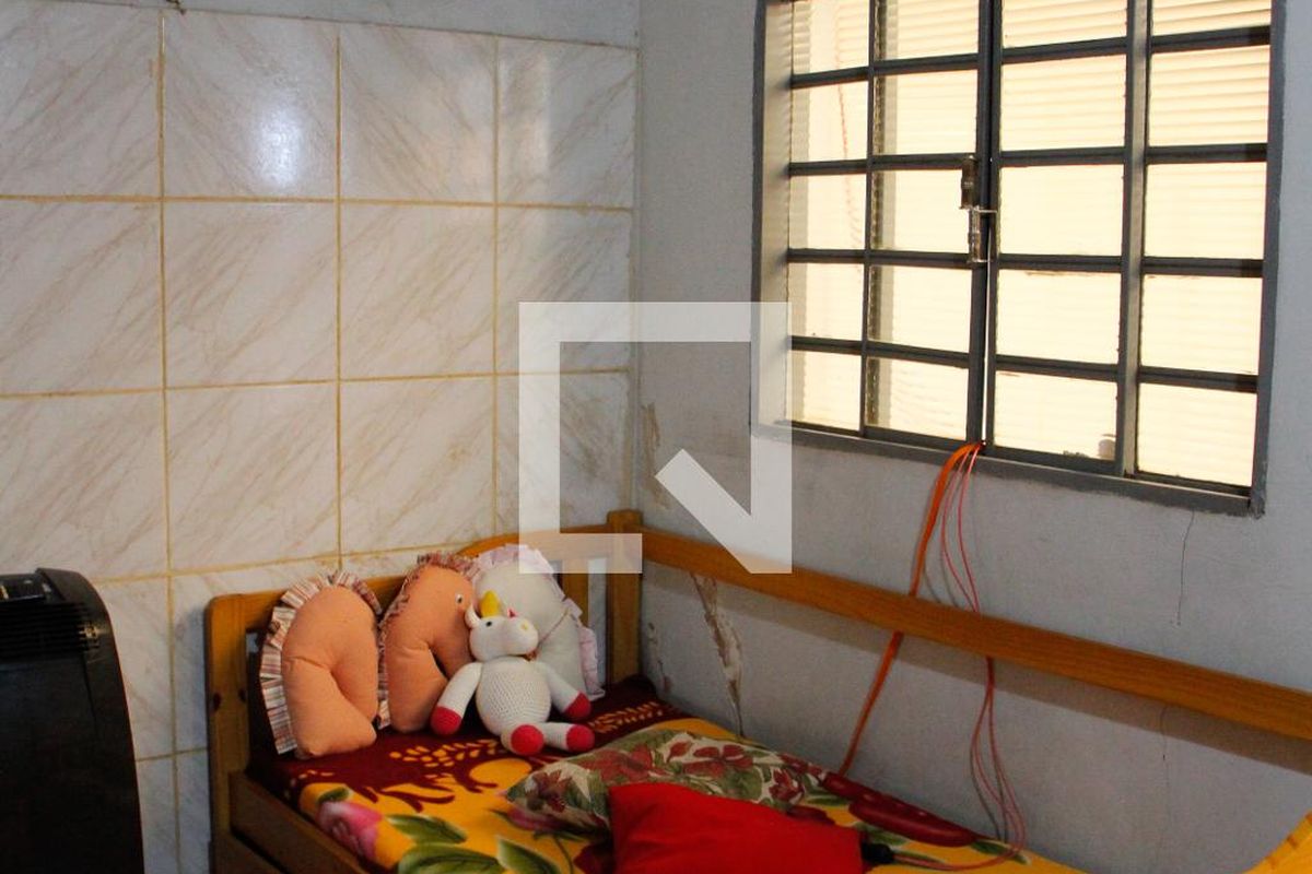 Casa à Venda - Mansões Santo Antônio, 2 Quartos,  250 m2 em , Campinas - sp | SoloBR