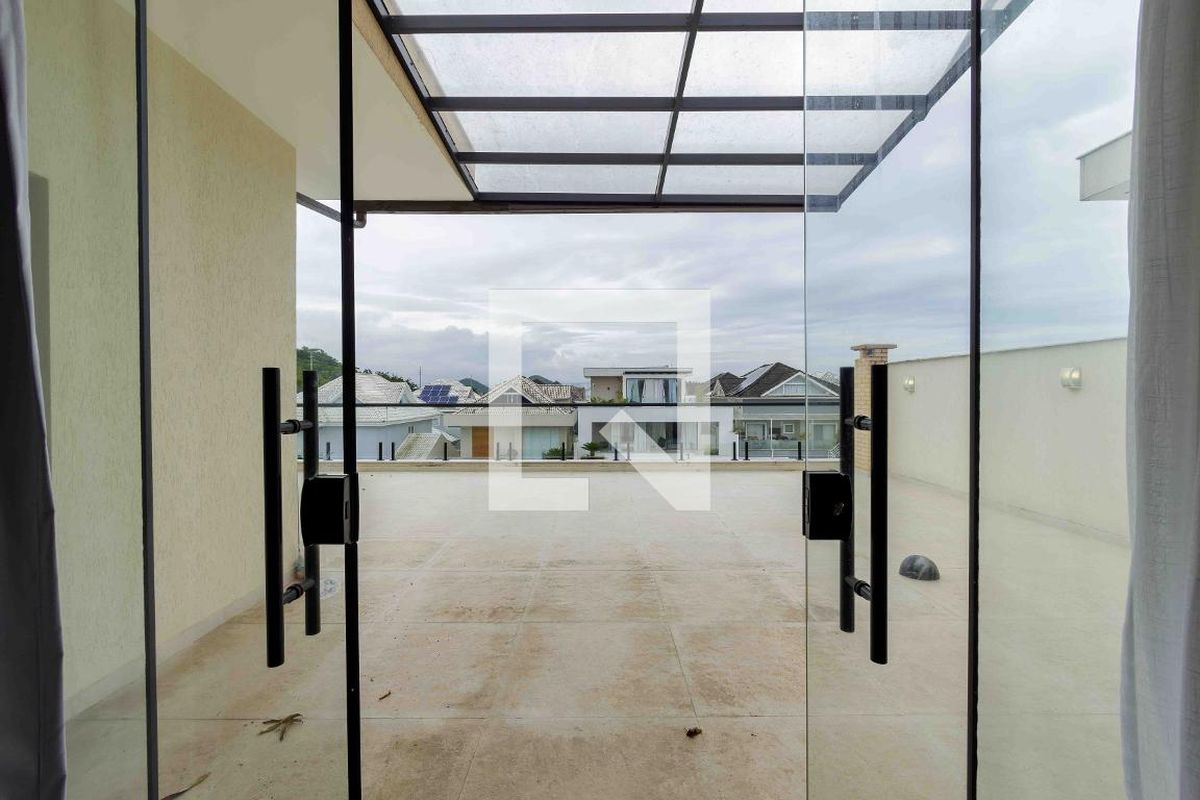 Casa, 4 quartos, 270 m² - Foto 34