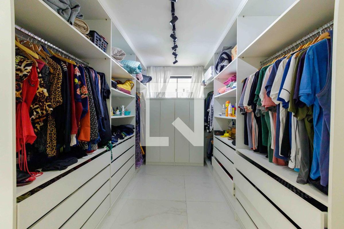 Casa, 4 quartos, 270 m² - Foto 52
