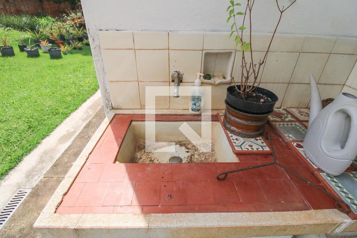 Casa à Venda - Guanabara, 4 Quartos,  820 m2 em , Campinas - sp | SoloBR