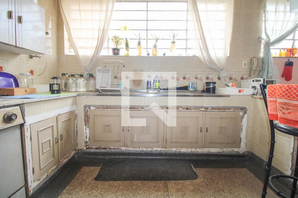 Casa à Venda - Guanabara, 4 Quartos,  820 m2 em , Campinas - sp | SoloBR