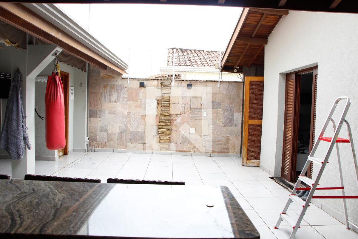 Casa à Venda - Jardim Santana, 5 Quartos,  200 m2 em , Campinas - sp | SoloBR