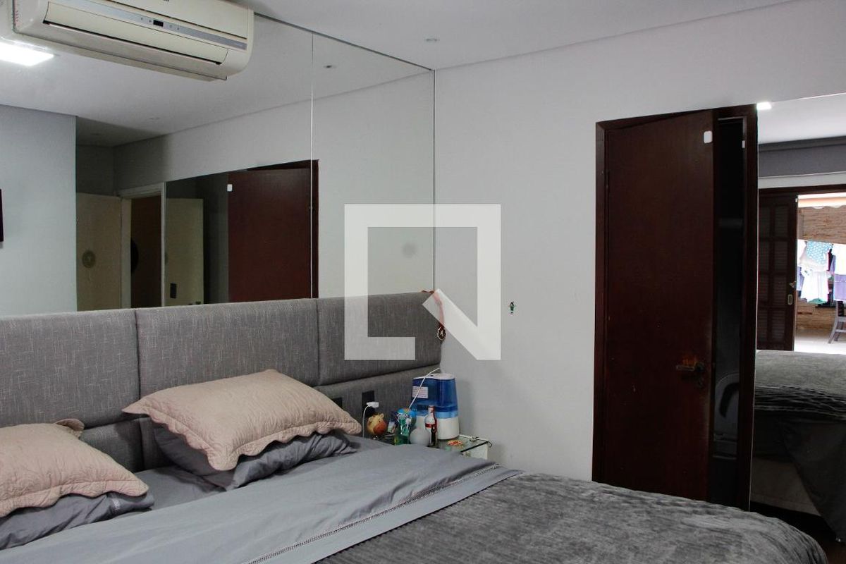 Casa à Venda - Jardim Santana, 5 Quartos,  200 m2 em , Campinas - sp | SoloBR