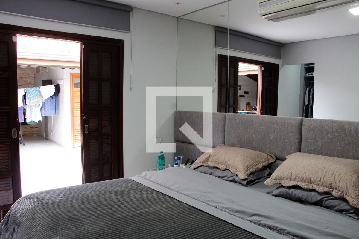 Casa à Venda - Jardim Santana, 5 Quartos,  200 m2 em , Campinas - sp | SoloBR
