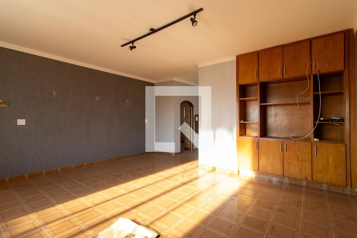 Casa à Venda - Barão Geraldo - Centro, 4 Quartos,  180 m2 em , Campinas - sp | SoloBR