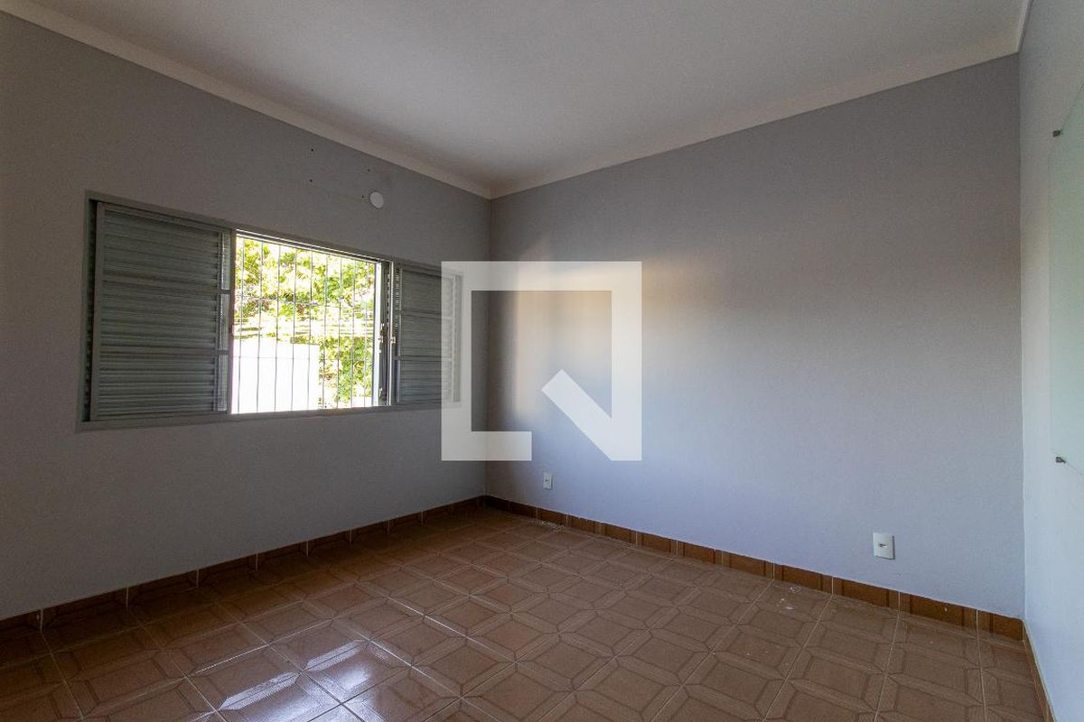 Casa à Venda - Barão Geraldo - Centro, 4 Quartos,  180 m2 em , Campinas - sp | SoloBR