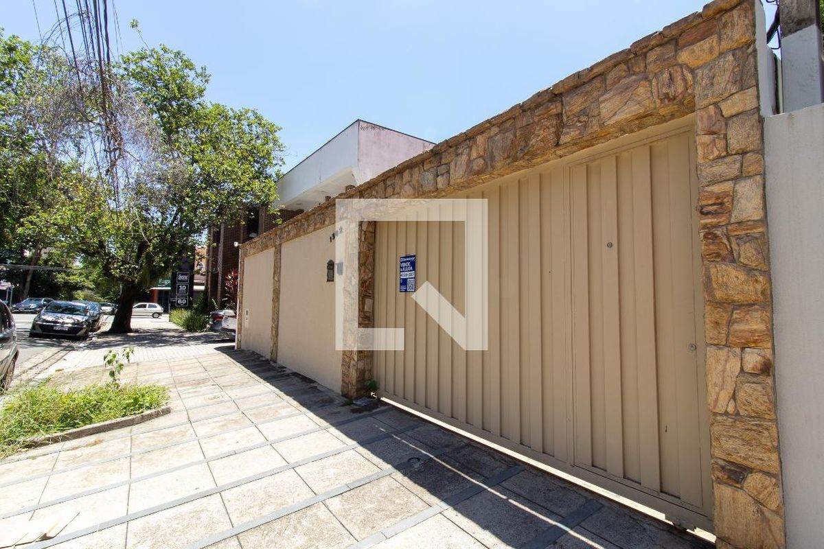Casa à Venda - Cambuí, 5 Quartos,  304 m2 em , Campinas - sp | SoloBR