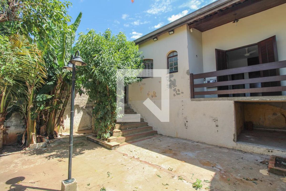 Casa à Venda - Jardim Planalto, 2 Quartos,  330 m2 em , Campinas - sp | SoloBR