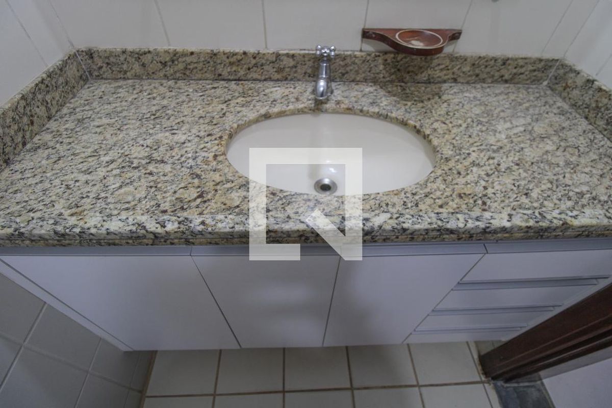 Casa à Venda - Jardim Planalto, 2 Quartos,  330 m2 em , Campinas - sp | SoloBR