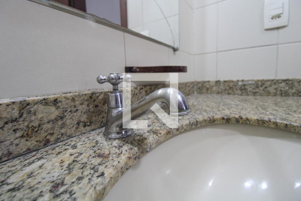 Casa à Venda - Jardim Planalto, 2 Quartos,  330 m2 em , Campinas - sp | SoloBR