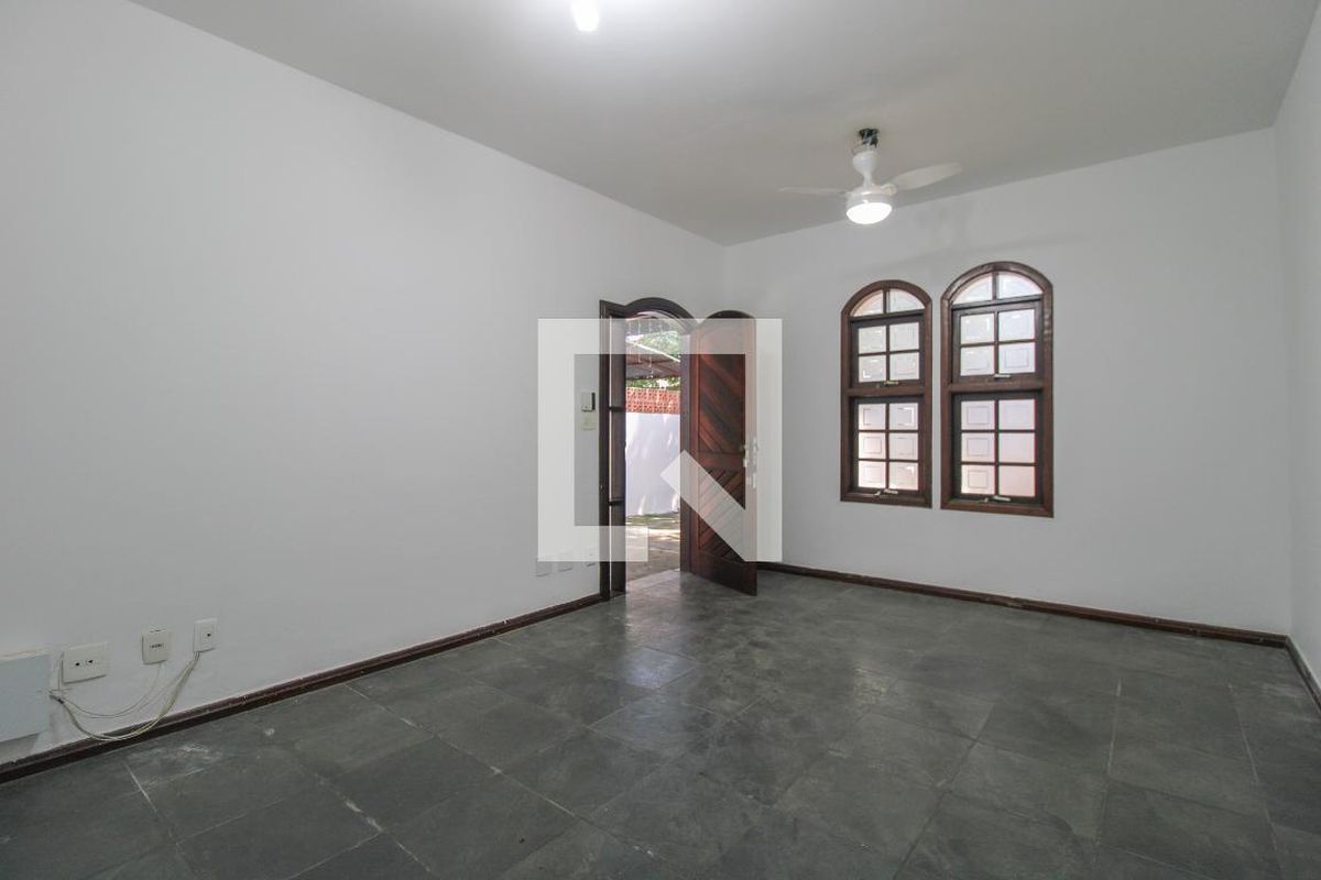 Casa à Venda - Jardim Planalto, 2 Quartos,  330 m2 em , Campinas - sp | SoloBR