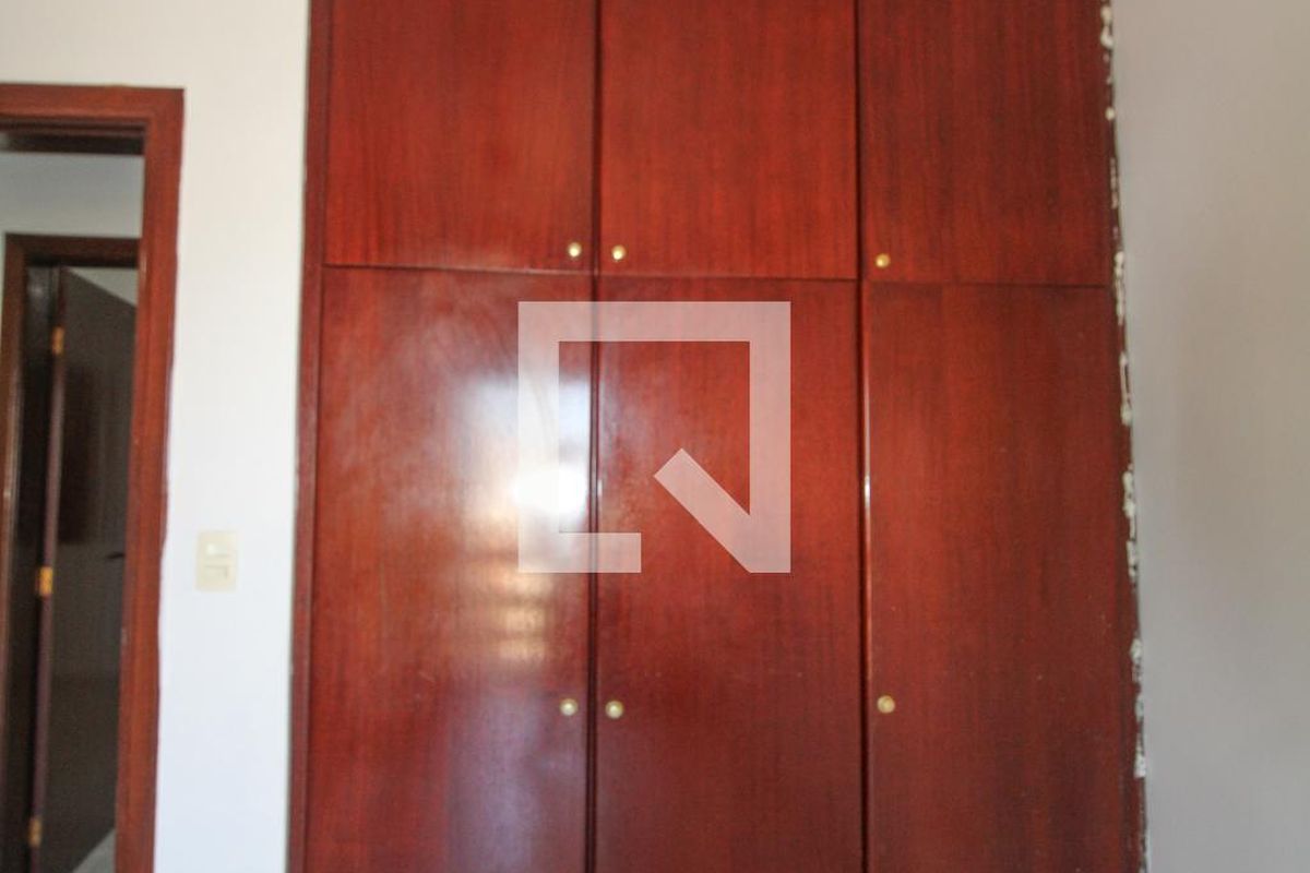 Casa à Venda - Jardim Planalto, 2 Quartos,  330 m2 em , Campinas - sp | SoloBR