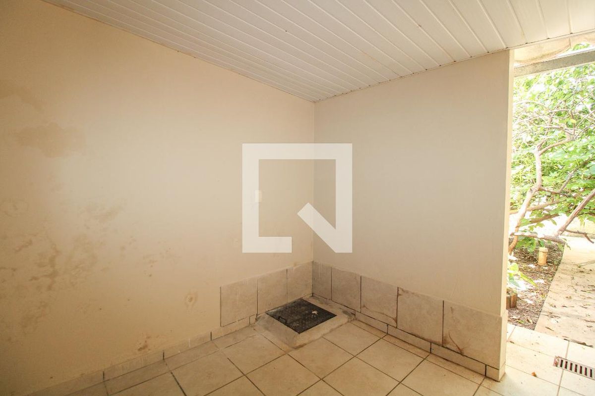 Casa à Venda - Jardim Planalto, 2 Quartos,  330 m2 em , Campinas - sp | SoloBR