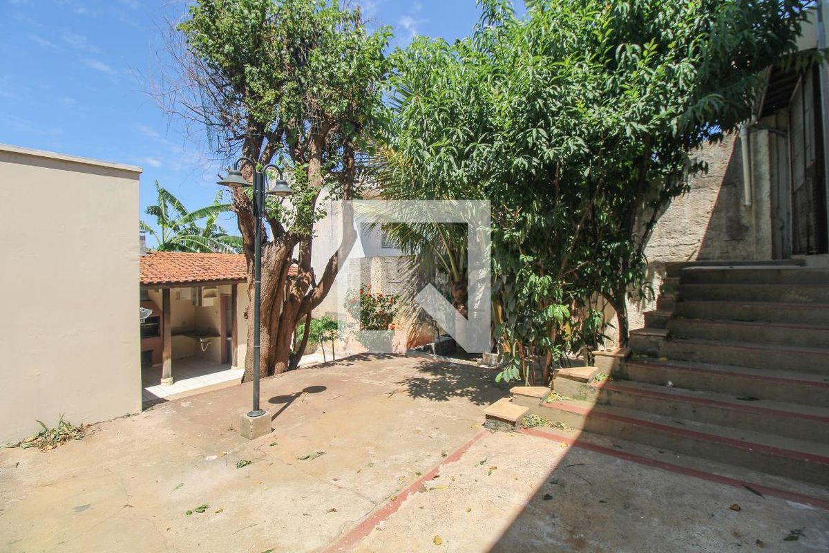 Casa à Venda - Jardim Planalto, 2 Quartos,  330 m2 em , Campinas - sp | SoloBR