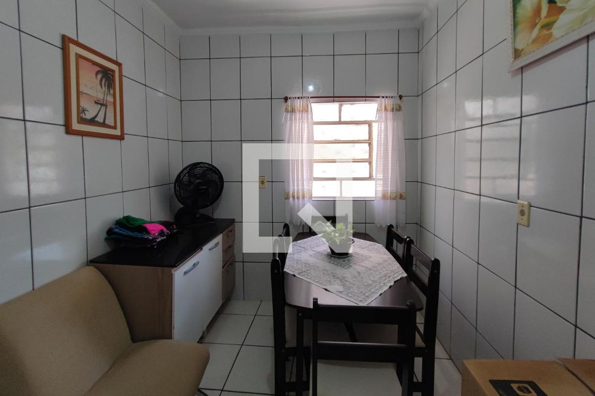 Casa à Venda - Parque Prado, 2 Quartos,  150 m2 em , Campinas - sp | SoloBR