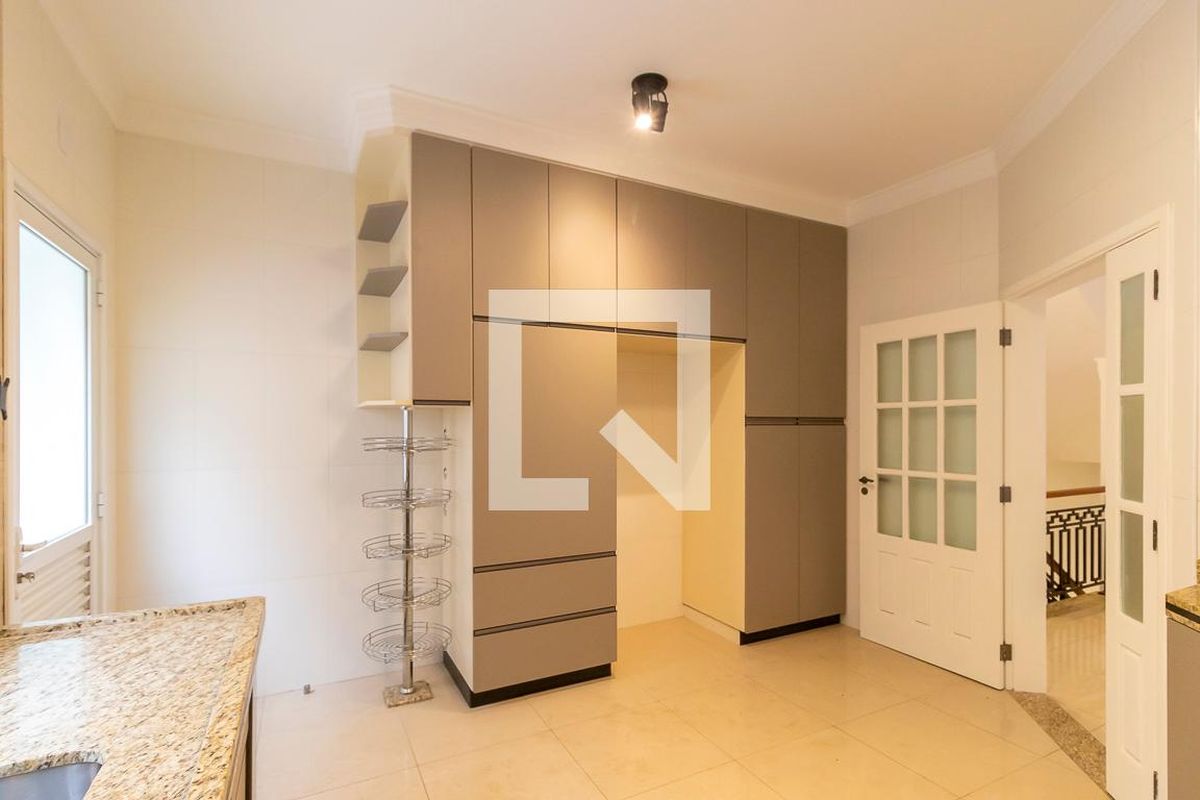 Casa à Venda - Swiss Park, 4 Quartos,  360 m2 em , Campinas - sp | SoloBR