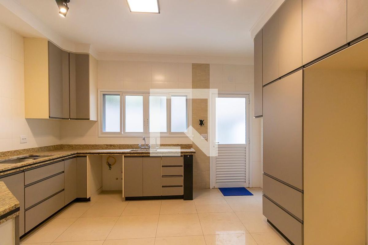 Casa à Venda - Swiss Park, 4 Quartos,  360 m2 em , Campinas - sp | SoloBR