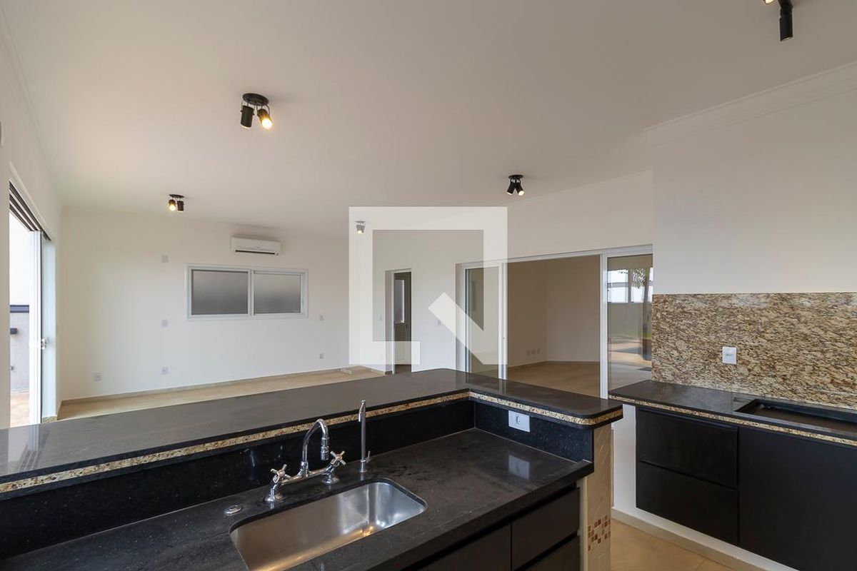 Casa à Venda - Swiss Park, 4 Quartos,  360 m2 em , Campinas - sp | SoloBR