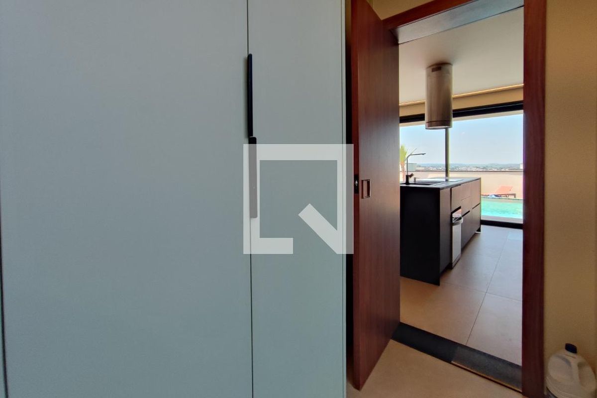 Casa à Venda - Swiss Park, 3 Quartos,  290 m2 em , Campinas - sp | SoloBR