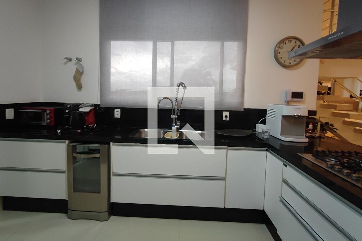 Casa à Venda - Swiss Park, 3 Quartos,  540 m2 em , Campinas - sp | SoloBR