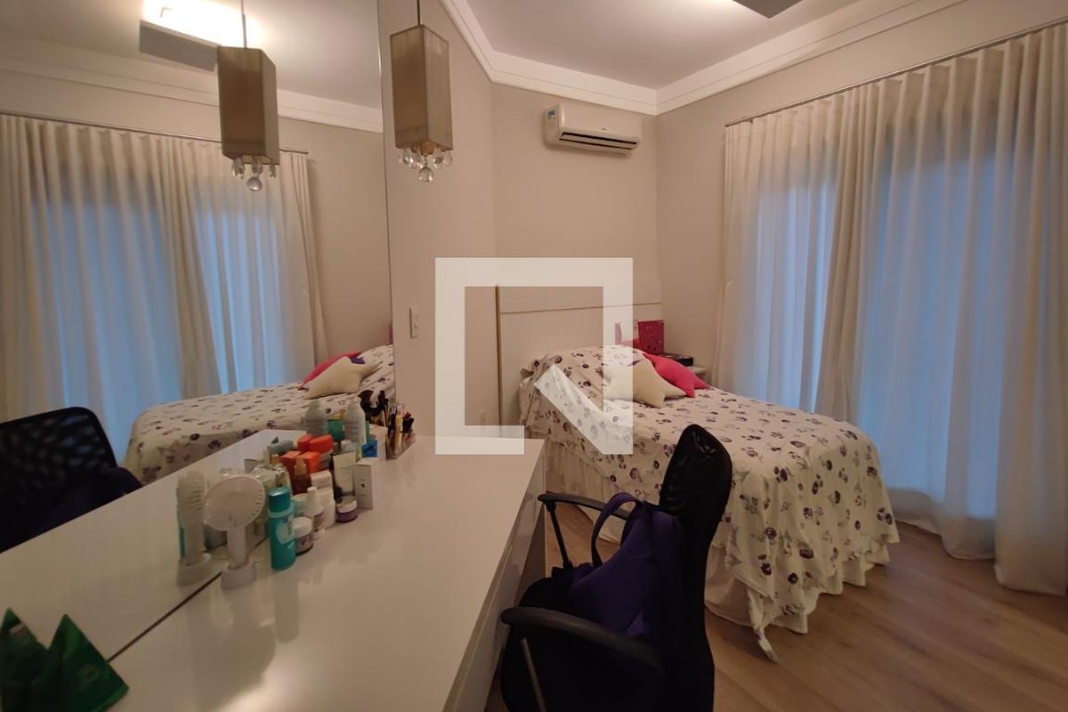 Casa à Venda - Swiss Park, 3 Quartos,  540 m2 em , Campinas - sp | SoloBR
