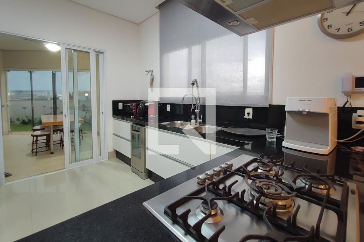 Casa à Venda - Swiss Park, 3 Quartos,  540 m2 em , Campinas - sp | SoloBR