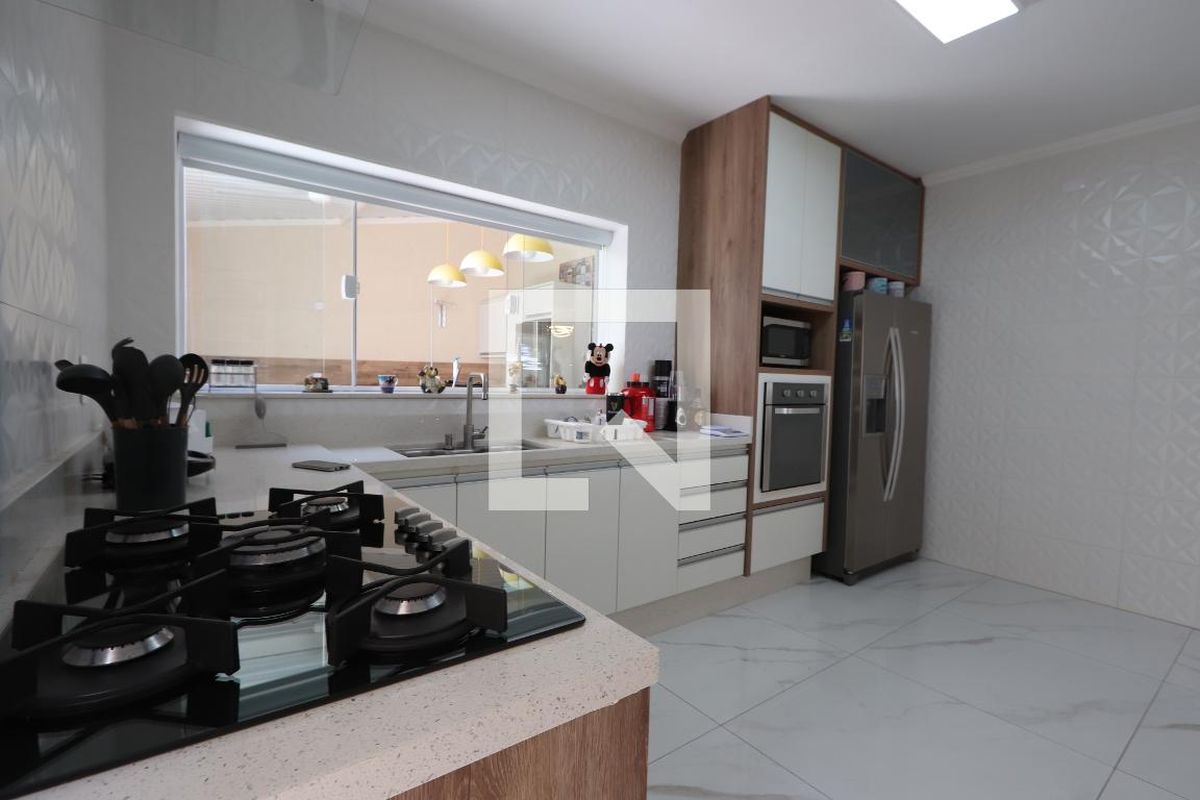 Casa, 3 quartos, 300 m² - Foto 36