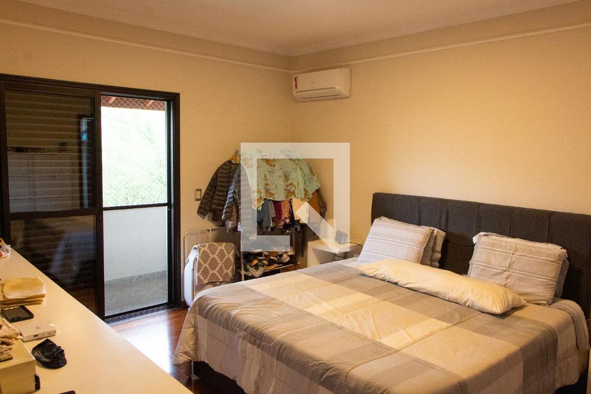 Casa à Venda - Lot. Alphaville Campinas, 3 Quartos,  480 m2 em , Campinas - sp | SoloBR