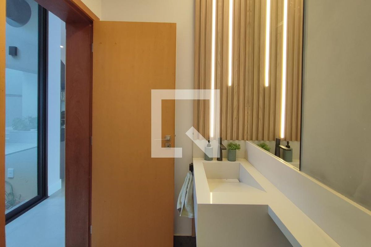 Casa à Venda - Swiss Park, 3 Quartos,  290 m2 em , Campinas - sp | SoloBR