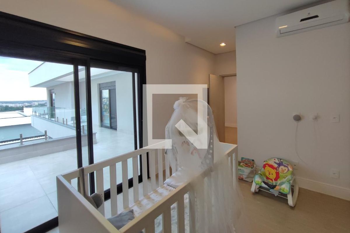 Casa à Venda - Swiss Park, 3 Quartos,  290 m2 em , Campinas - sp | SoloBR